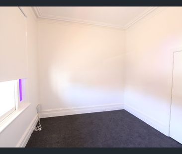 A vibrant Victorian - Photo 4