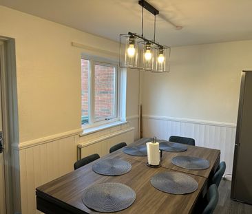 3 Bed Terraced House, Manchester, M16 - Photo 5