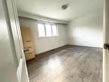 For Lease - 15 Pylon Place, Toronto, Ontario - Photo 5