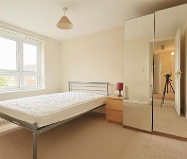 2 bedroom Flat to rent in Oxford Close, Longbenton, Newcastle Upon ... - Photo 3