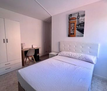 Calle de Josefina Carabias, Madrid, Community of Madrid 28055 - Photo 5