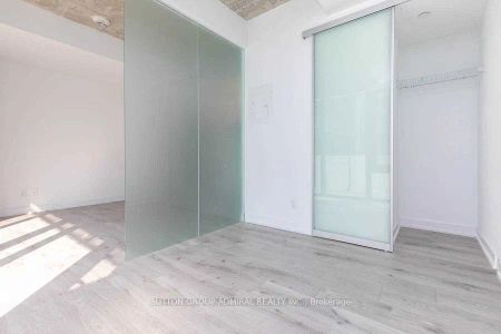 161 Roehampton Avenue #634 - Photo 5