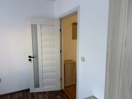 Inchiriez apartament cu o camera zona Pacurari - Photo 5