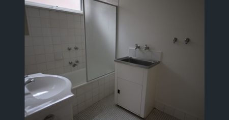 LOW MAINTENANCE LIVING IN A SOUGHT-AFTER CLIFTON HILL LOCATION - Photo 2