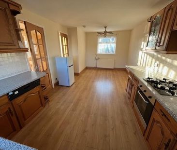 3 bedroom terraced house to rent - Photo 3