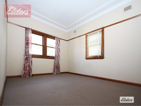 84 Flora Street - Photo 2