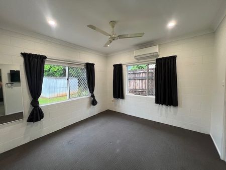 SPACIOUS FAMILY HOME IN SOUGHT AFTER BENTLEY PARK! - Photo 2