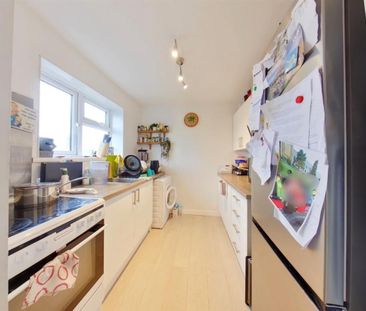 Gregson Avenue Bridgemary Gosport, Hampshire PO13 0UR - Photo 5