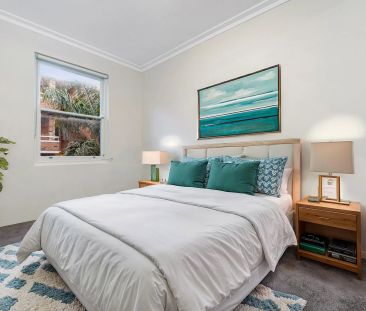 Spacious 2-Bedroom Unit in Prime Location - Photo 2