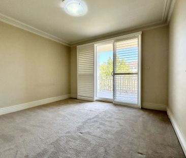 Family entertainer in a highly sought after locale - Photo 4