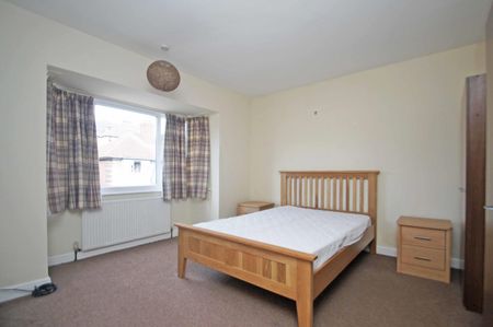 2 bedroom semi-detached house to rent - Photo 2