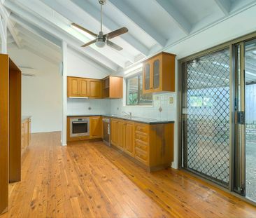 Spacious 4-Bedroom home in Kenmore Hills - Photo 2