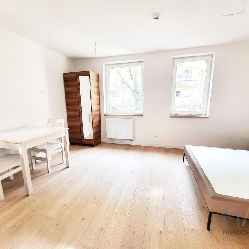 nowa i cicha kawalerka w oficynie Kalwaryjska - Photo 1