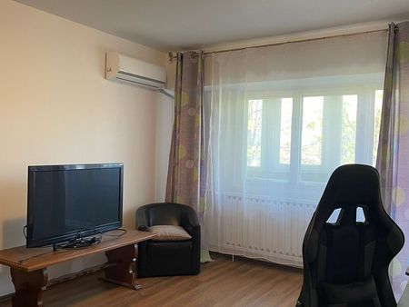 Ghica Tei, chiar la Facultatea de Constructii, in bloc reabilitat - Fotografie 5