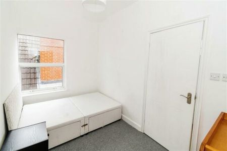 Darwin Road, SO15 - Photo 5