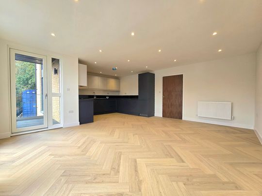 2 Bedroom Apartment, Norbury Avenue, London - Photo 1