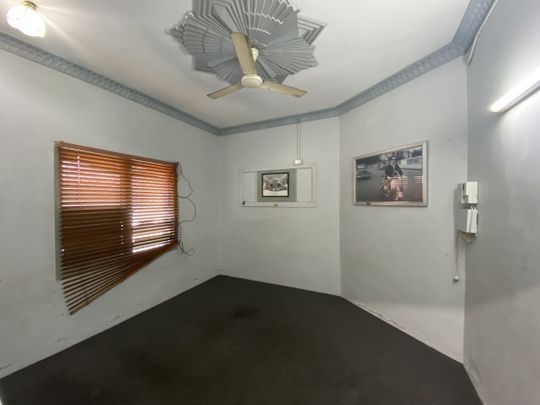 Studio Apartment In The City With A Pool - Photo 1