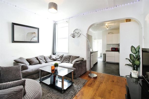 3 bedroom terraced house to rent - Photo 1