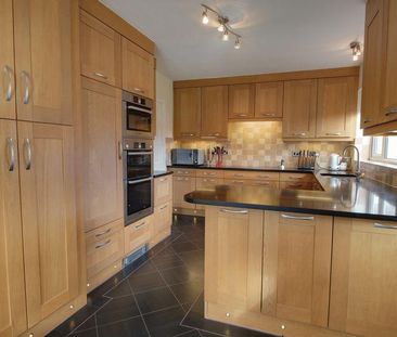 3 bedroom detached bungalow to rent - Photo 6