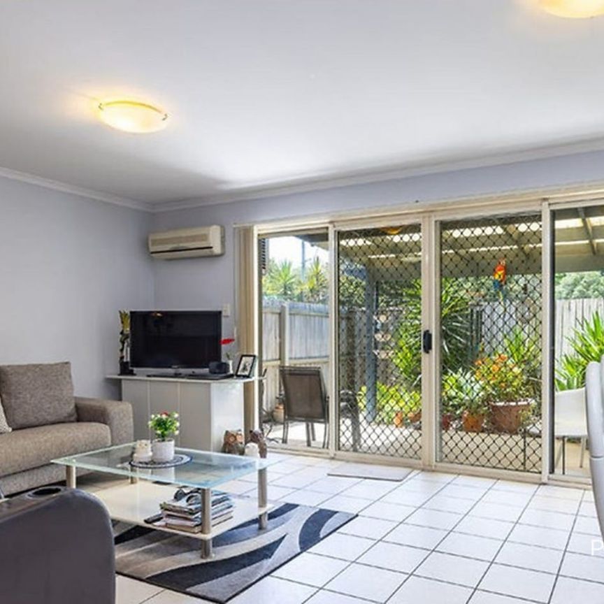 Private & Practical Living in a Convenient Mount Gravatt East Location - Photo 1