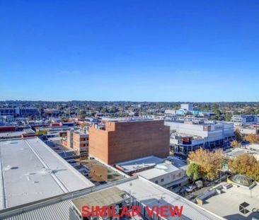 Great views, Central location, Metres from the beach! - Photo 1