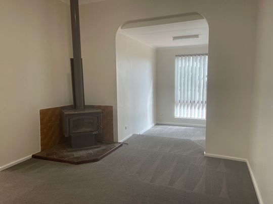 Neat and Tidy 4 bedroom home - Photo 1