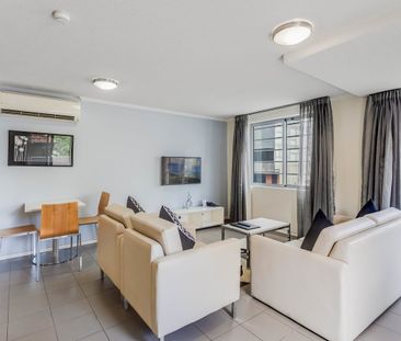 Spacious Furnished Apartment with an Expansive Private Terrace - Photo 6