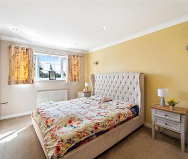 4 bedroom semi-detached house to rent - Photo 6