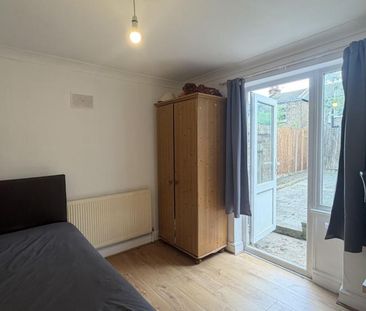 House share to rent - Photo 4