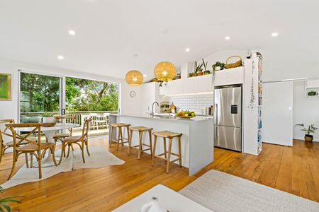 Fully Renovated Luxury - Photo 5