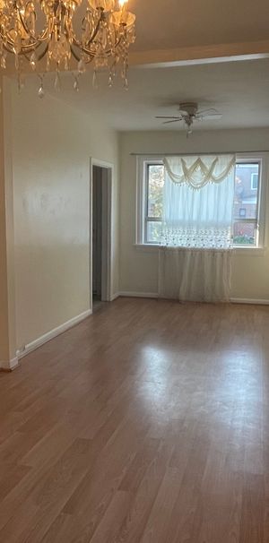2-Bedroom Main Floor Unit for rent - Eglinton Ave & Allen Rd - Photo 1