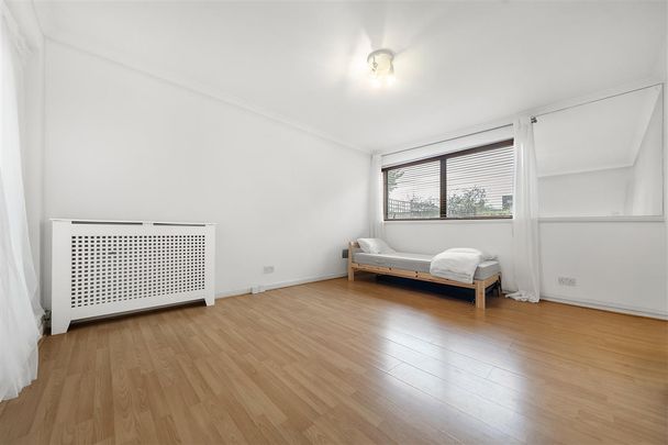 St, SW11, Mary Le Park Court - Photo 1