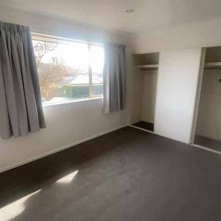 Modern Living - Photo 4