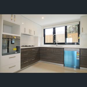 Quality apartment in boutique complex - Photo 2