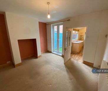 3 bedroom terraced house to rent - Photo 6