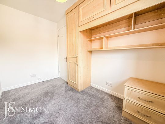 Ripon Hall Avenue, Ramsbottom - Photo 1