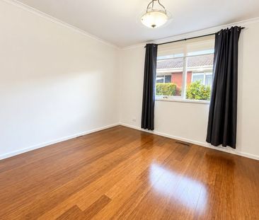 Updated 2 Bedroom Unit In Prime Cheltenham Location - Photo 3