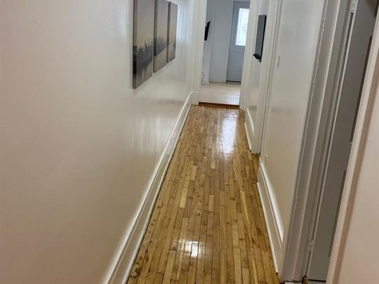 2202 Av. Regent - Photo 1