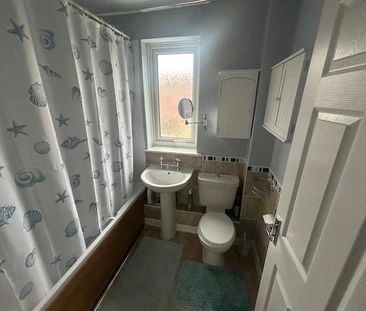 3 bedroom terraced house to rent - Photo 6