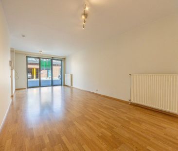 GELIJKVLOERS APPARTEMENT IN HARTJE ZWEVEGEM - Foto 3