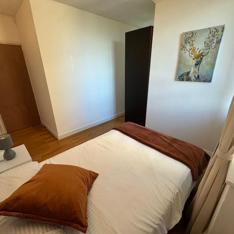 4 bedroom flat share to rent - Photo 1
