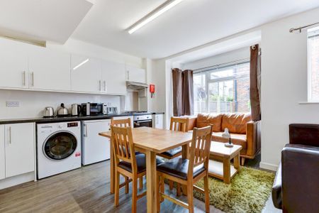 5 bedroom house to rent - Photo 2