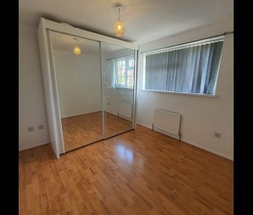 3 Bed Terraced House, Dunsmore Road, LU1 - Photo 2