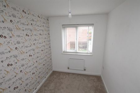 3 bedroom semi-detached house to rent - Photo 3