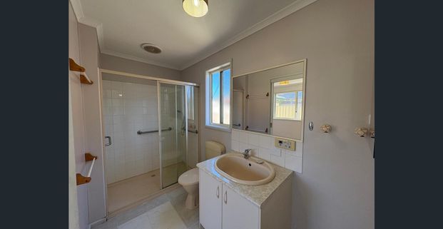 Convenience & Comfort - 2-Bedroom Unit! - Photo 1