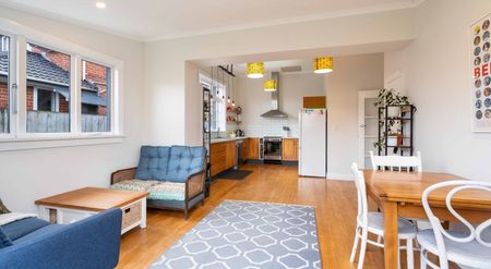 Very Spacious 4 Bedroom Home - Photo 5