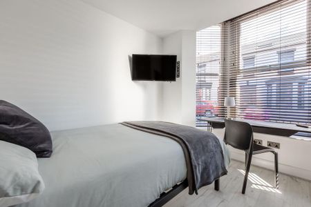 6 bedroom house to rent - Photo 2