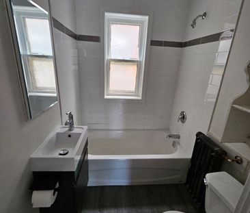 For Lease - 983 Main Street Unit# 1, Hamilton, Ontario - Photo 2