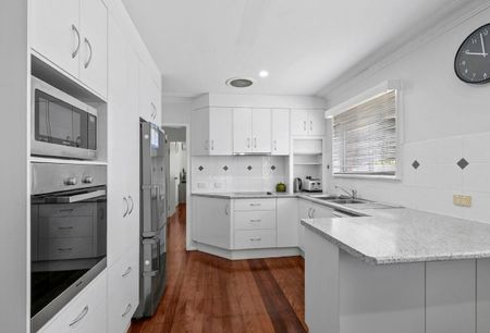 A Chermside West Charmer - Space & Comfort - Photo 2