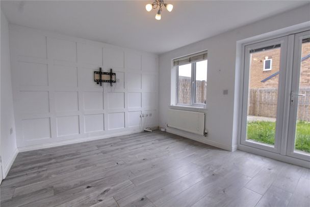 3 bed to rent in Kings Close, Lazenby, TS6 - Photo 1
